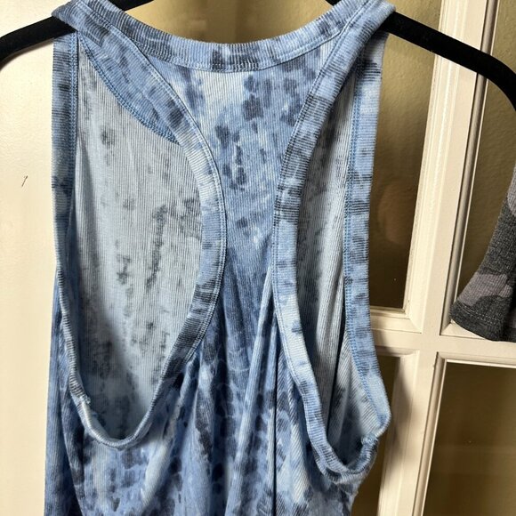 OLD NAVY ACTIVE Set of 2 Ribbed Halter Back Tank Tops Size Large Blue & Grey - Picture 10 of 13